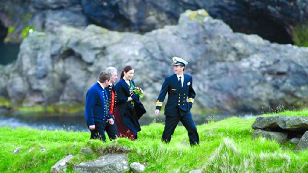 Krúnprinsafamiljan til Føroya: Úr Havn til Hattarvíkar