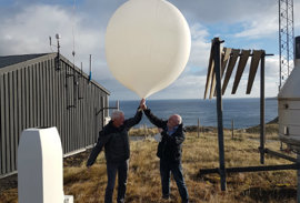 Landsstýrismaðurin fingið handað Ávegis frágreiðing og fyribils tilmæli frá veðurmenningarbólkinum