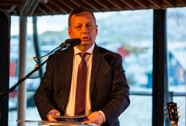 Røða til Dugna, tá ið Kærleikskúlan 2021 varð avdúkað