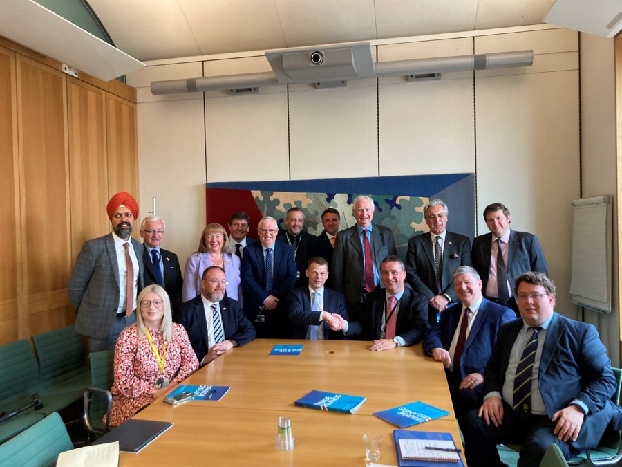 Løgmaður saman við Føroyanevndini