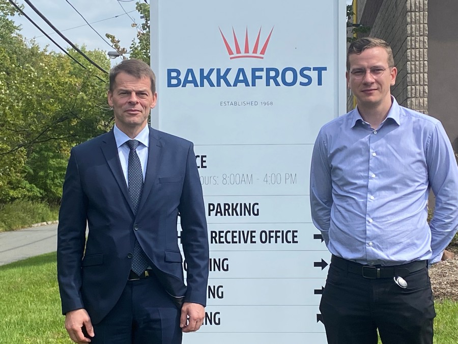 Løgmaður og Hanus Jacobsen, leiðari á søludeildini hjá Bakkafrost í New Jersey