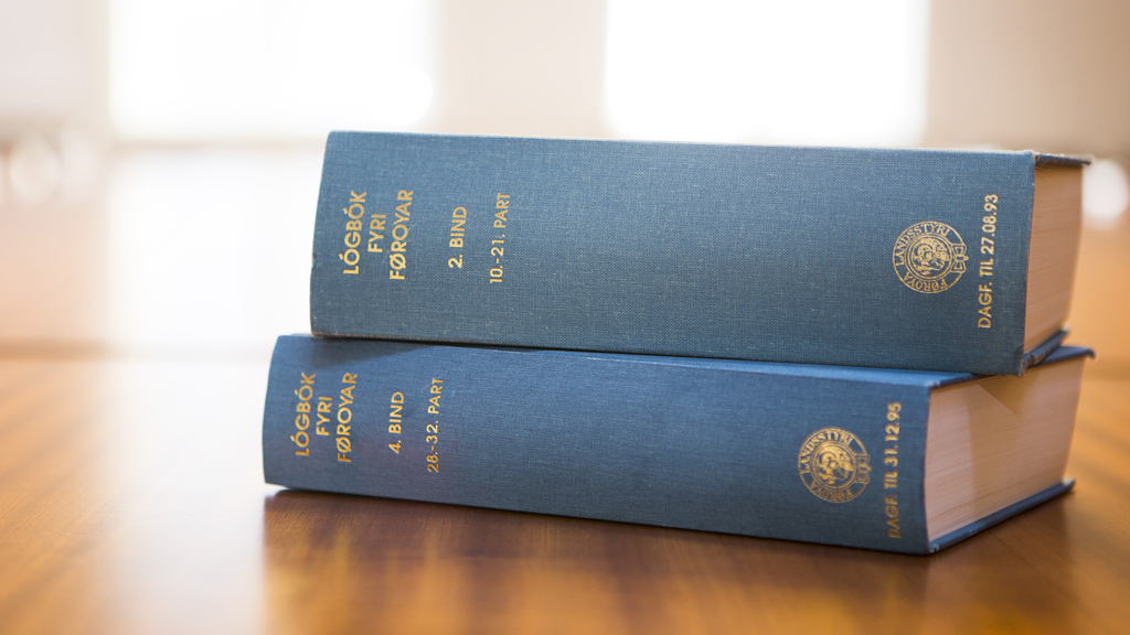 Løgmálaráðið eftirkannaði 216 uppskot í seinastu tingsetu