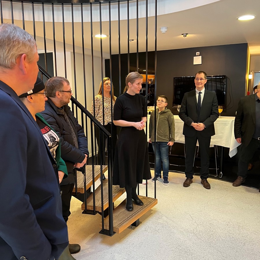 Elin Mortensen, aðalstjóri, beyð vælkomin.