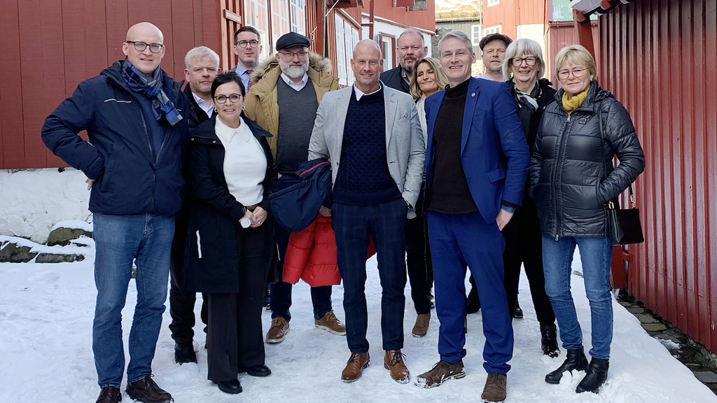 Vinnunevndin í Alþinginum kunnað um føroyska alivinnu, landbúnað og nýskapan