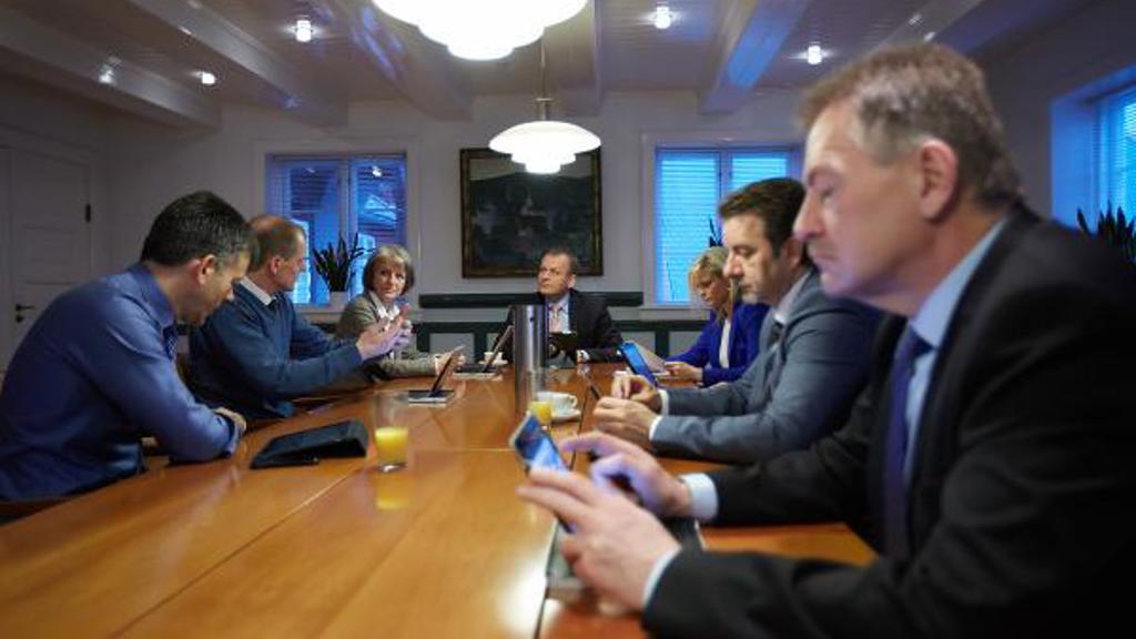 Landsstýrisfundur mánadagin 17. februar 2013