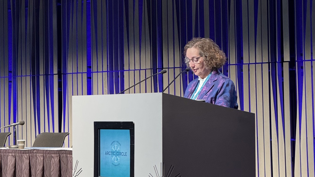 Sirið Stenberg, landsstýriskvinna, luttikið á Arctic Circle Assembly 2025