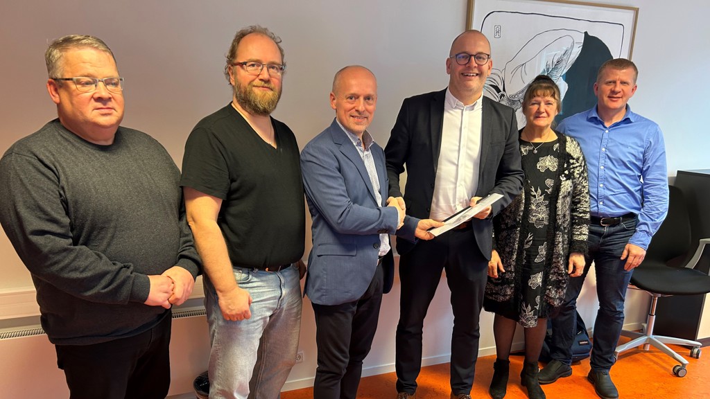 Fólkaskúlaráðið handað landsstýrismanninum tilmæli um landsroyndir