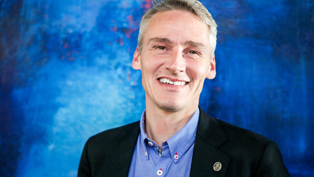 Nýggjur landsstýrismaður í fiskivinnumálum tikið við