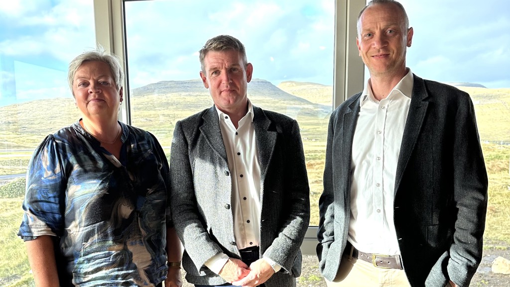 Løgmaður vitjað vesturi í Vágum