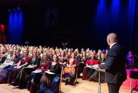 Røða hildin tá 209 fingu prógv frá Setrinum