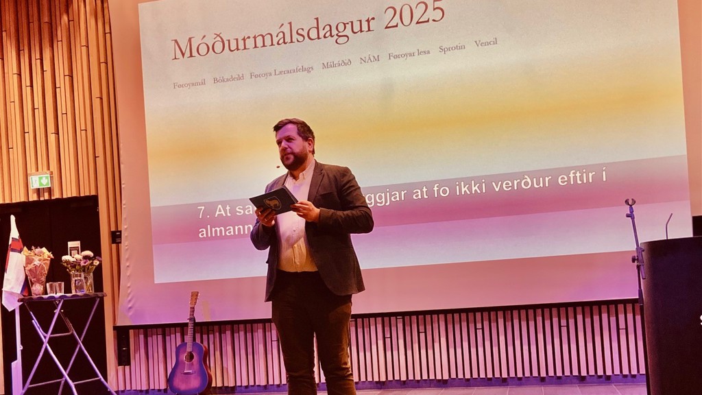 Landsstýrismaðurin setti Móðurmálsdagin 2025 í Smæruni