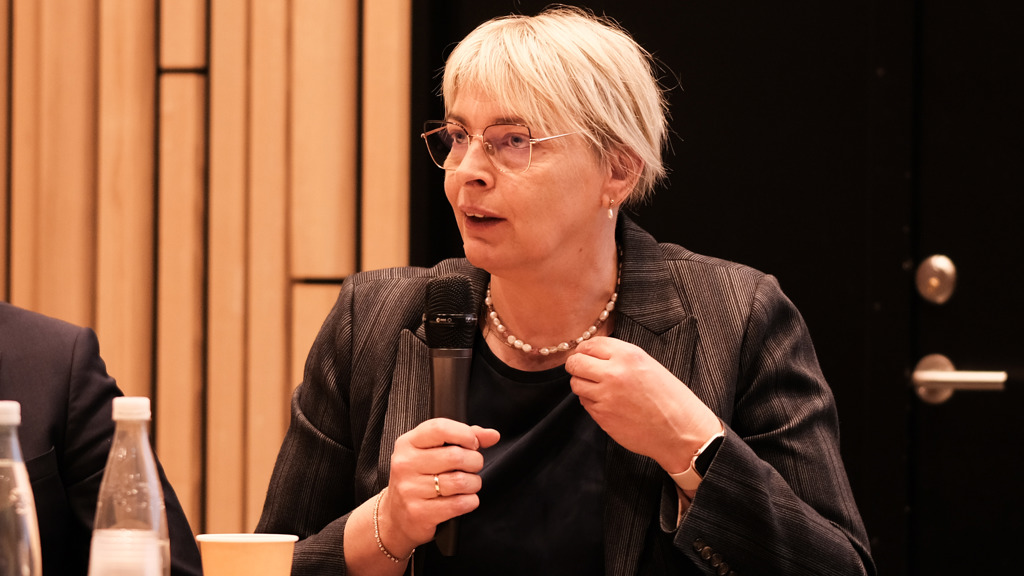Røða hjá Landstýriskvinnuni á álitisfólkafundi hjá Føroya Pedagogfelag