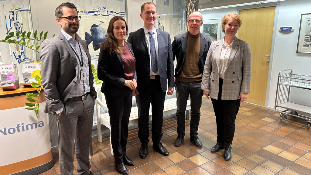 Landsstýrismaðurin vitjaði á Nofima og á Norges Arktiske Universitet