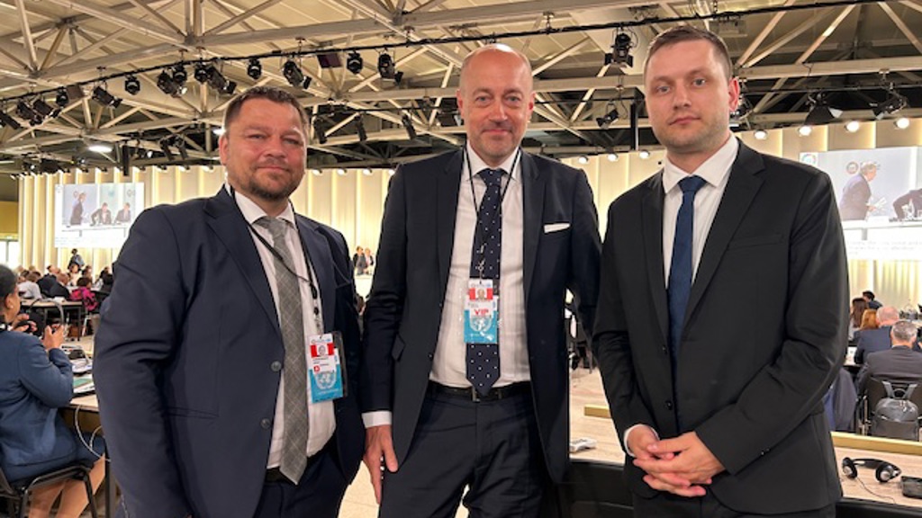 Landsstýrismaðurin á ST-ráðstevnu um havið í Nice