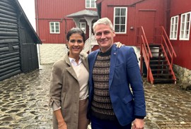 Íslendsk vitjan av ráðharra og handilssendinevnd