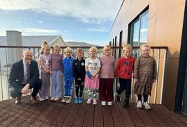 Forvitnir spírar vitja