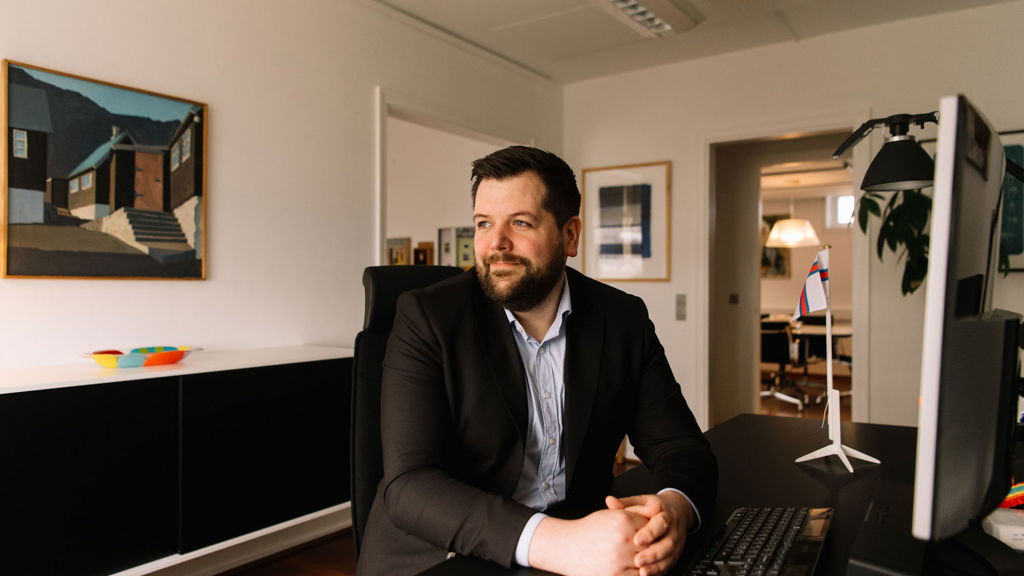 Hækka endurgjaldið fyri mista arbeiðsinntøku
