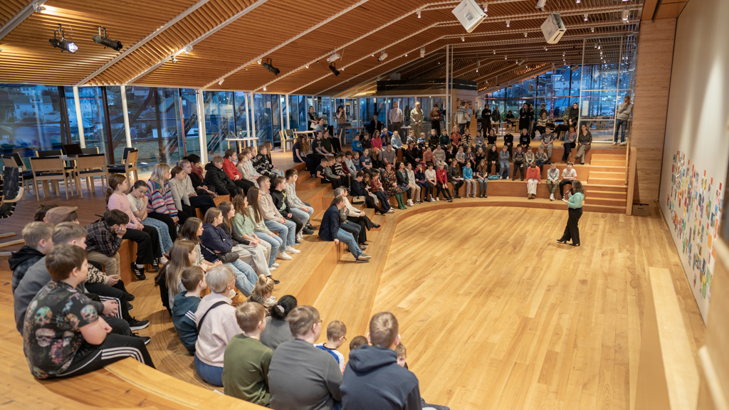 Startskotið til komandi barnalóg