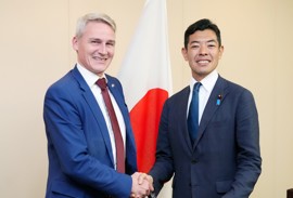 Knýta sambond millum Føroyar og Japan