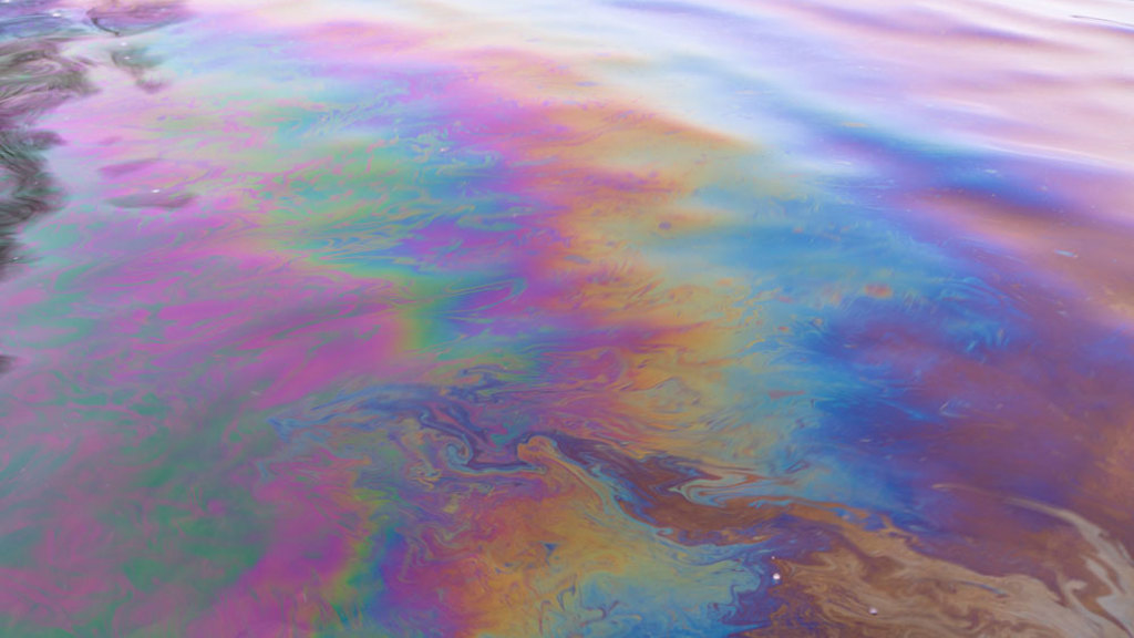 Tilbúgving við oljudálking á sjónum styrkt